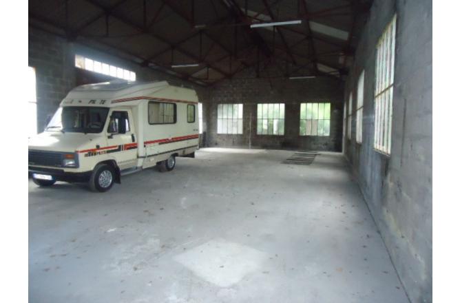 Parking / box Felletin 230 m2 - A