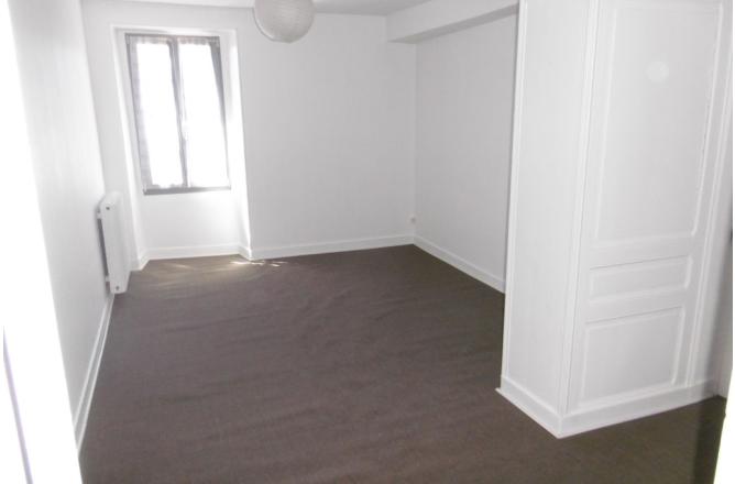 Centre ville Appartement 2 chambres, chauffage gaz de ville, double vitrage - B