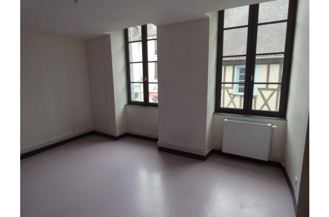 Appartement 3 chambres, grand séjour parquet chêne, SH 101 m2 - C