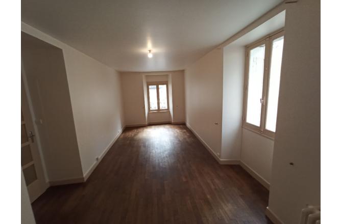 Appartement centre ville Felletin 2 chambres, chauffage collectif - B