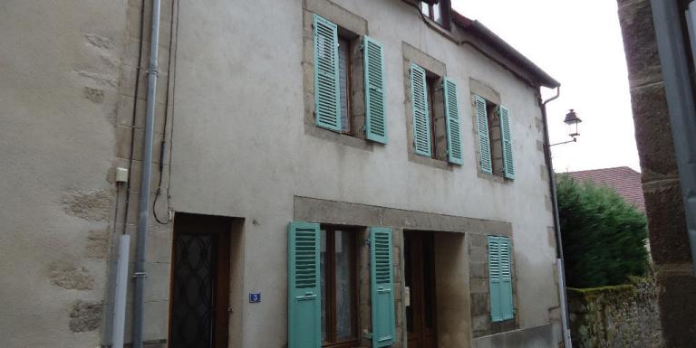 FELLETIN MAISON DE VILLE AVEC TERRASSE - A