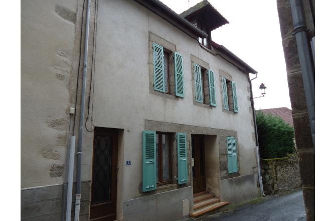 FELLETIN MAISON DE VILLE AVEC TERRASSE - A