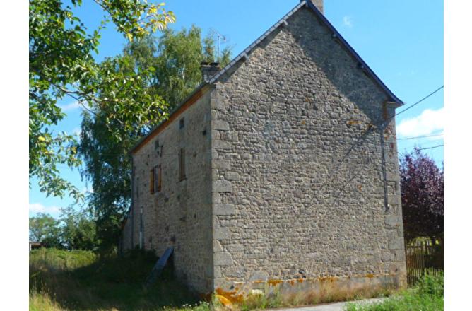 MAISON EN PIERRES ENTRE AUBUSSON ET CHENERAILLES - G