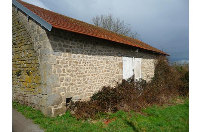 PROCHE AUBUSSON MAISON AVEC JARDIN - C