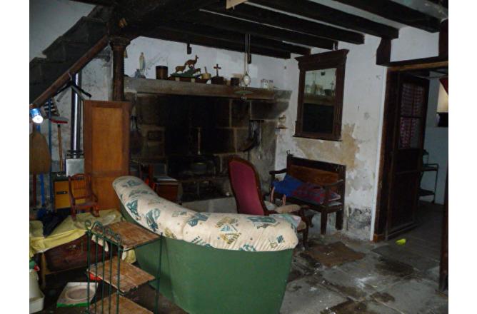 PROCHE AUBUSSON MAISON AVEC JARDIN - F