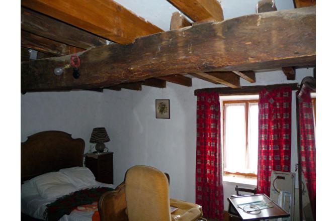 PROCHE AUBUSSON MAISON AVEC JARDIN - I