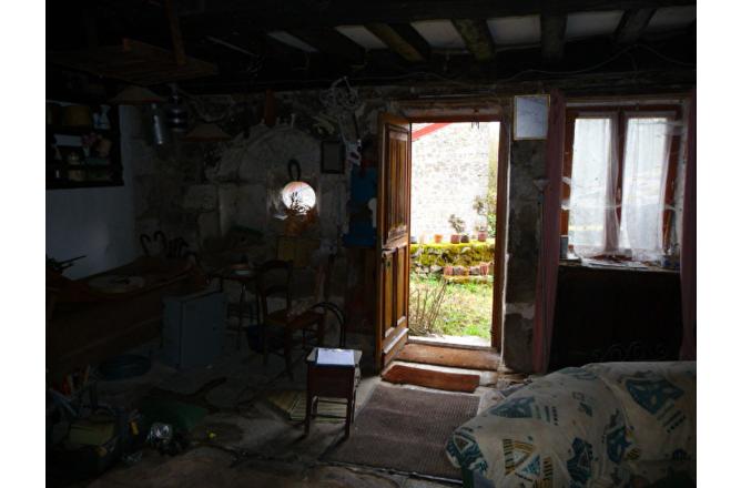 PROCHE AUBUSSON MAISON AVEC JARDIN - K