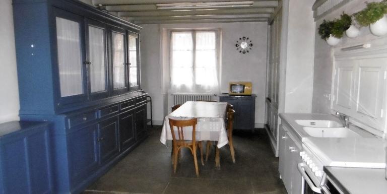MAISON DE 6 CHAMBRES, GRANDS VOLUMES - B