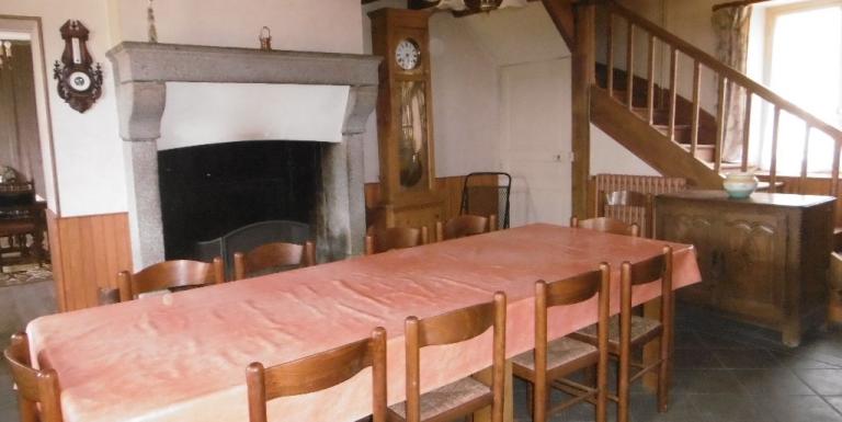 MAISON DE 6 CHAMBRES, GRANDS VOLUMES - C