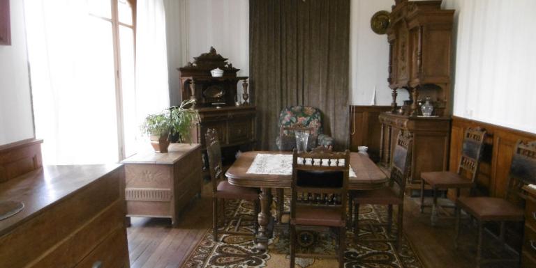 MAISON DE 6 CHAMBRES, GRANDS VOLUMES - E