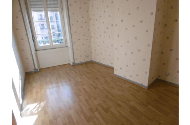 Appartement 94 m2 Centre Ville , 2 chambres, double séjour. - E