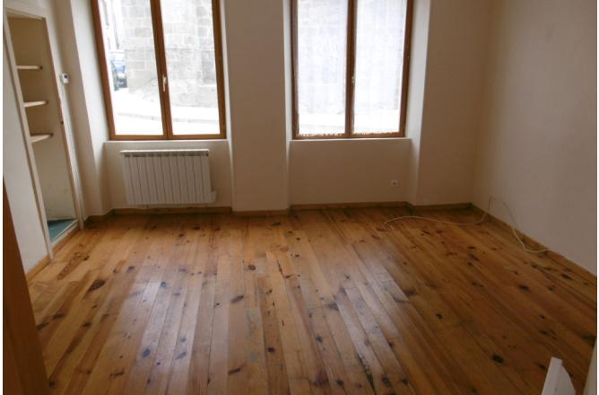 FAIBLE INVESTISSEMENT POUR 3 APPARTEMENTS - B