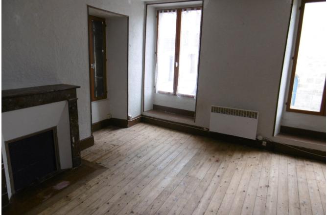 FAIBLE INVESTISSEMENT POUR 3 APPARTEMENTS - D