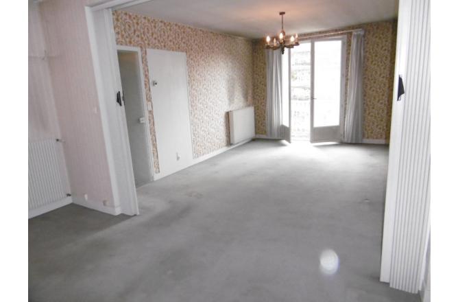 Appartement avec balcon Plein Sud, Chauffage Gaz de ville - B