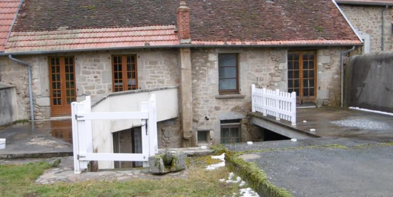 MAISON DE CARACTERE AVEC JARDIN