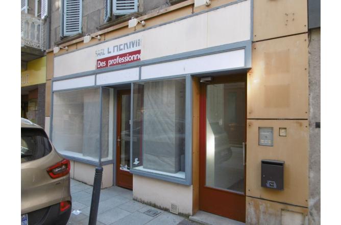 Local commercial 41 m2 Aubusson rue vaveix, 2 vitrines - A