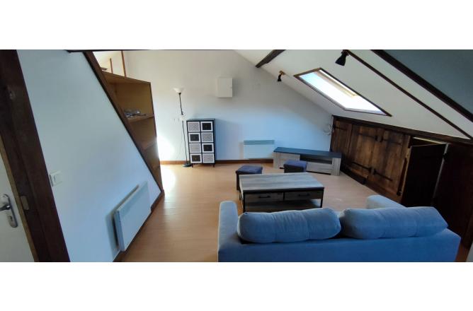 AUBUSSON STUDIO -LOFT 30 m2 Meublé et équipé , et un garage - A