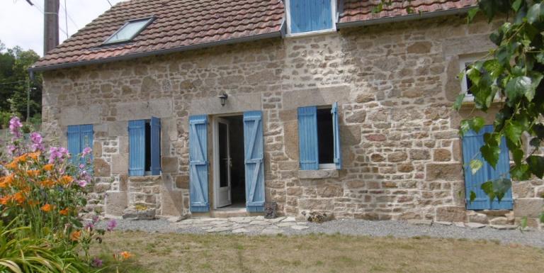 Maison meublée à 15 km d'AUBUSSON, 2 chambres, grand séjour