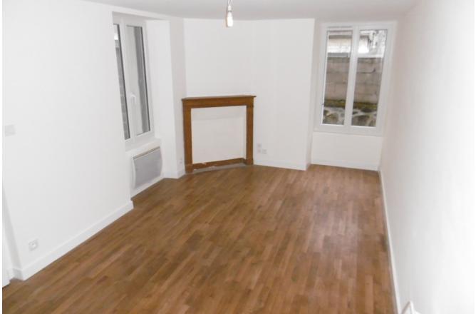 Appartement Duplex, 2 Chambres, cuisine aménagée - B