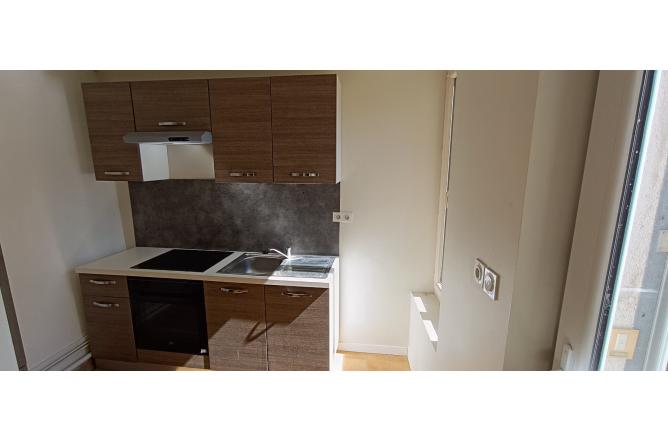 Appartement indépendant F3 DUPLEX avec terrasse - C