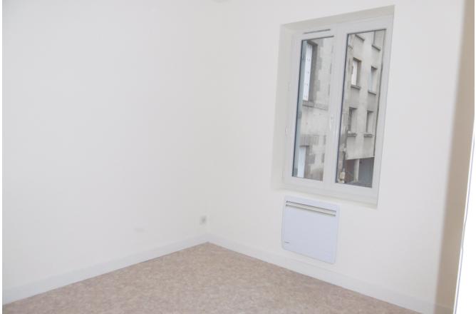 Appartement Duplex, 2 Chambres, cuisine aménagée - C