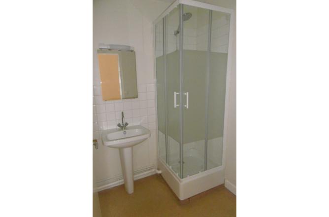 Appartement Duplex, 2 Chambres, cuisine aménagée - D