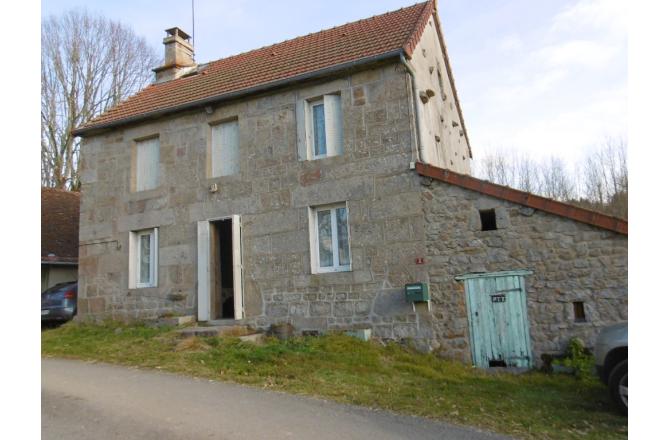 MAISON EN PIERRES DANS PETIT HAMEAU TRES CALME - A