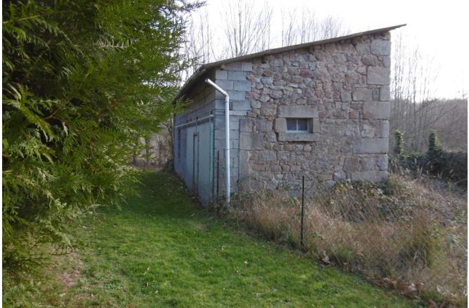 MAISON EN PIERRES DANS PETIT HAMEAU TRES CALME - C