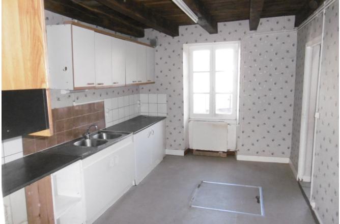 Maison en pierre proche FELLETIN, 3 chambres et dépendance - D