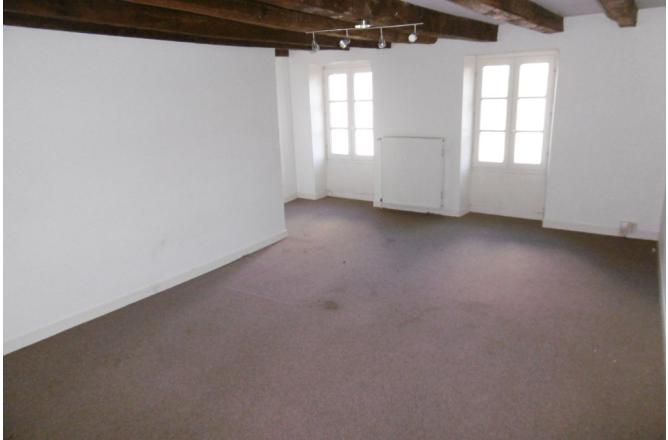 Maison en pierre proche FELLETIN, 3 chambres et dépendance - G