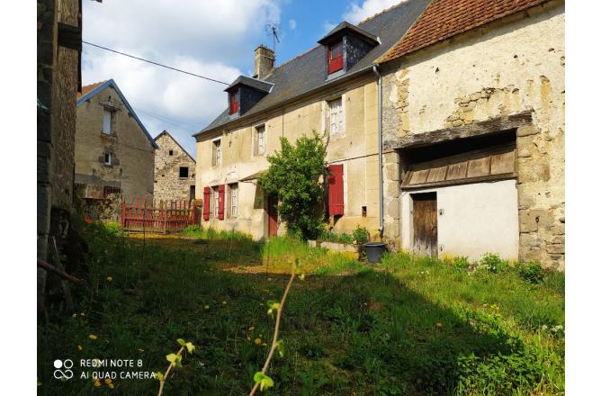 Ancienne ferme avec grandes dépendances - D