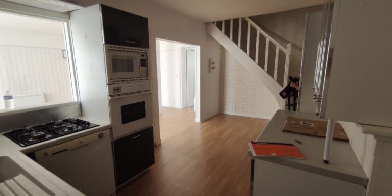 Maison de bourg avec jardin 7 pièce(s) 120 m2 - B