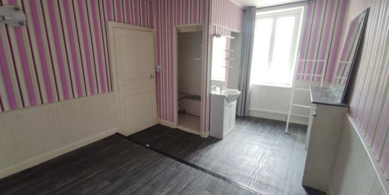 Maison de bourg avec jardin 7 pièce(s) 120 m2 - D