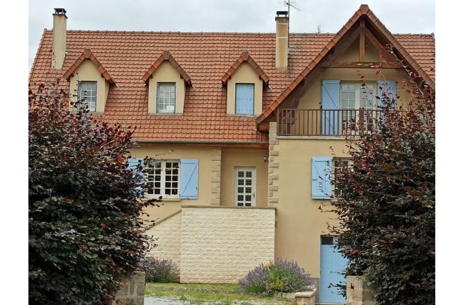 Très beau pavillon, belle prestations avec poêles à bois - A