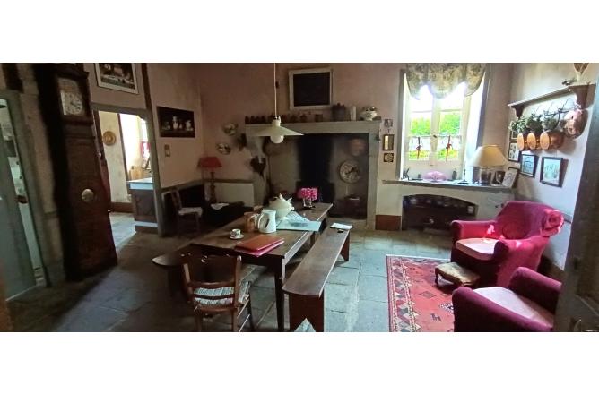 Belle Maison bourgeoise sur parc arboré de 1000m2 secteur Auzances - G