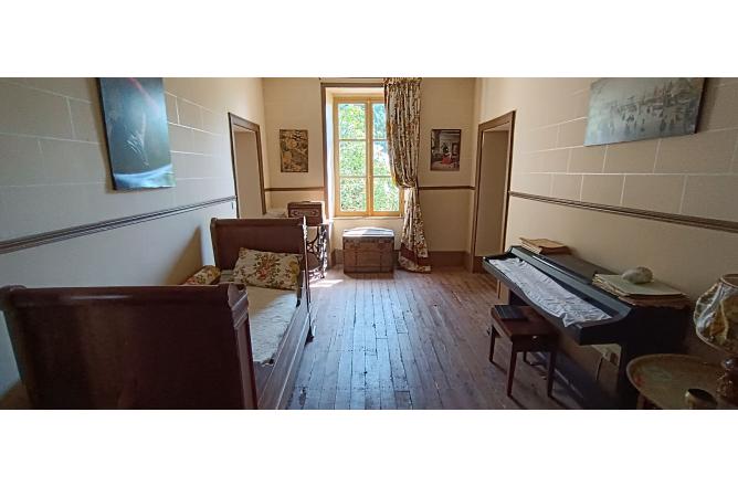 Belle Maison bourgeoise sur parc arboré de 1000m2 secteur Auzances - H