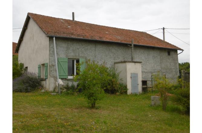 MAISON FONTANIERES TROIS CHAMBRES 110 M². GRANGE ET TERRAIN - D