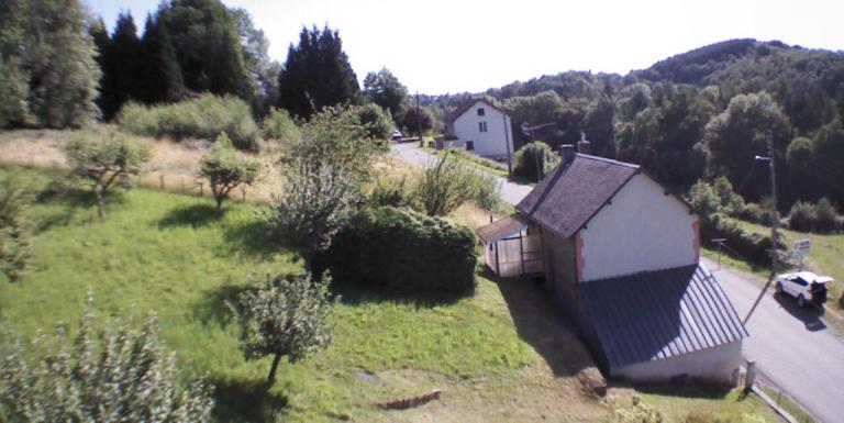 Maison avec grand terrain attenant , 3 chambres - B