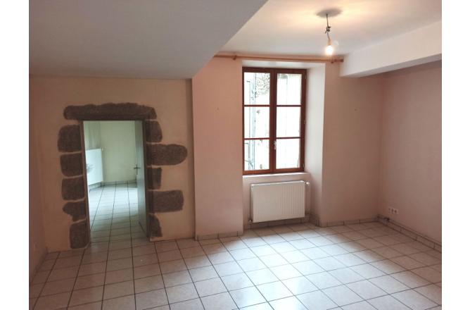 Appartement AUBUSSON F1 proche commerces - A