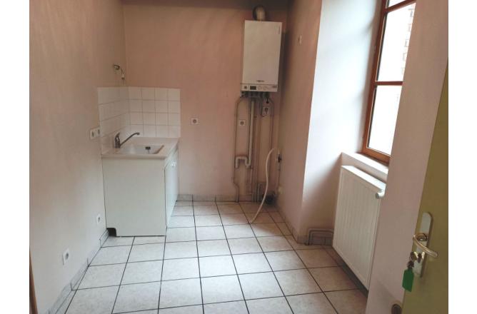 Appartement AUBUSSON F1 proche commerces - B