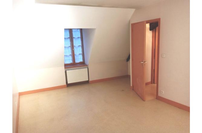 Appartement duplex , 2 chambres, chauffage gaz de ville, Huisseries double vitrage - D