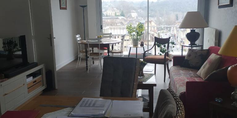 MAGNIFIQUE APPARTEMENT LUMINEUX AVEC SES 3 BALCONS - H