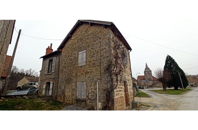 MAISON A RENOVER AVEC PETIT JARDIN - C