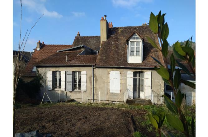 IMMEUBLE AVEC LOCAL COMMERCIAL ET JARDIN - H