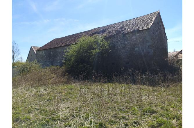 MAISON EN PIERRE A RENOVER PROCHE AUBUSSON - B