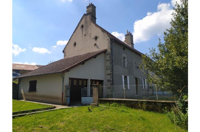 MAISON EN PIERRES AU BOUT D'UNE IMPASSE - G