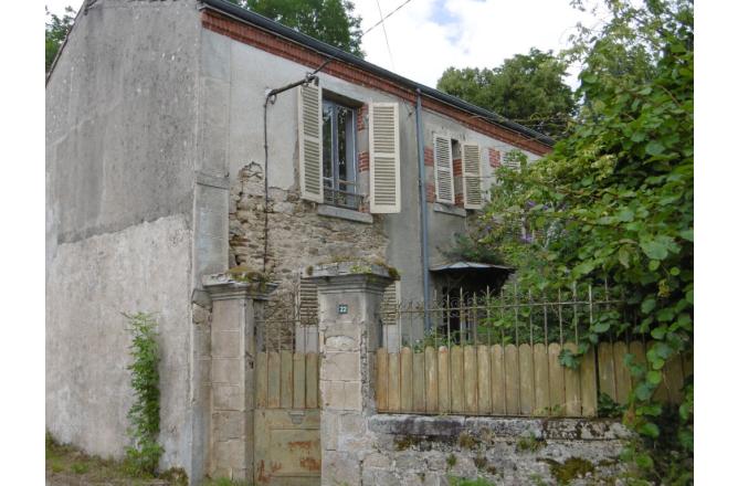 MAISON TROIS CHAMBRES HABITABLE . TERRAIN ATTENANT - A