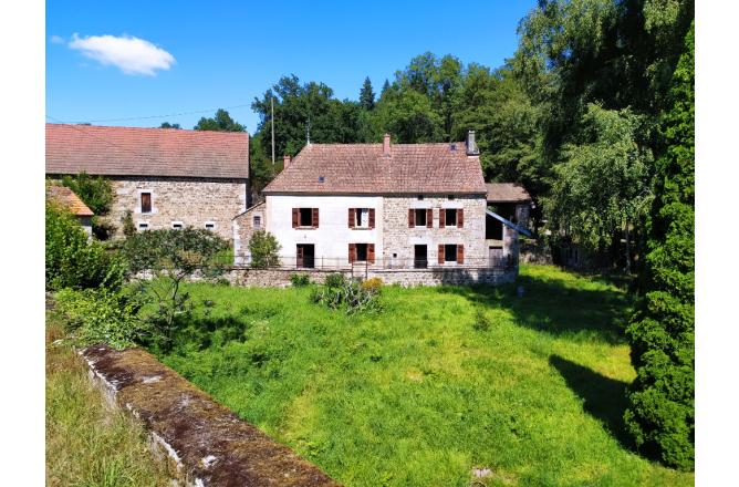 PROPRIETE AU BORD DE L'EAU SECTEUR AUBUSSON - A