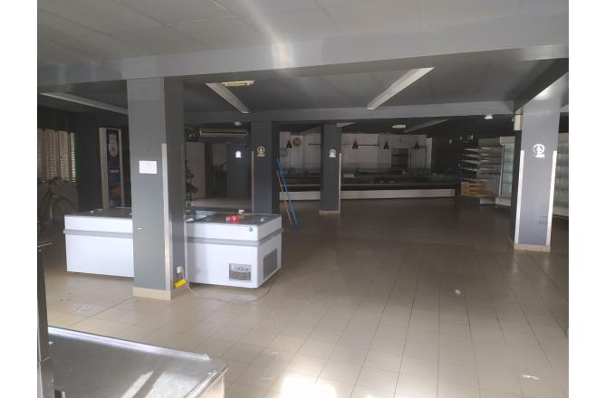 Local commercial 230 m2 - E