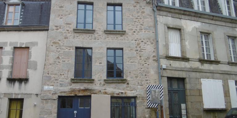 MAISON DE CHARME AUBUSSON QUARTIER HISTORIQUE .